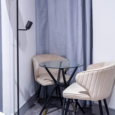 Bolton Road - Ideal In Bradford Apartment